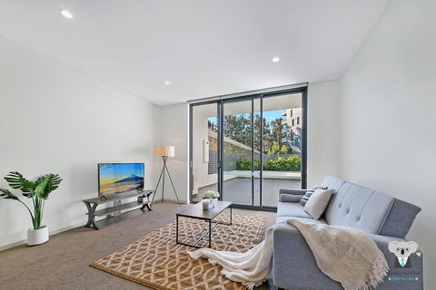 KOZYGURU WOLLI CREEK KOZY 3 BED APT + FREE PARKING NWC009 - Accommodation Sydney 0