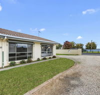 Lake Escape on Pool Avenue - Sydney 4u