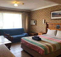 Lake Front Motel - Sydney 4u