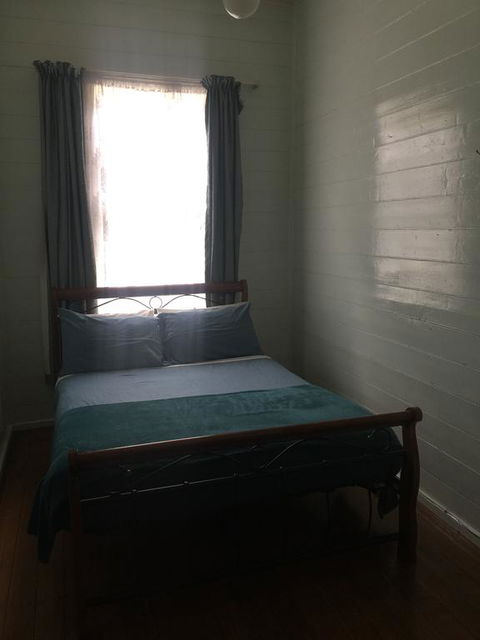 Lake Leake Inn - Sydney 4u 1