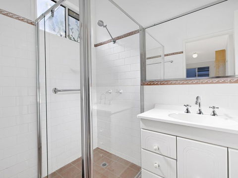 Lakes Edge Cottage - Sydney 4u 3