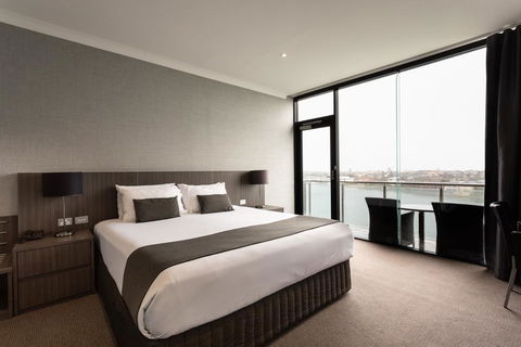 Lakes Hotel - Accommodation Sydney 2