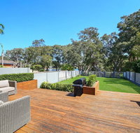 Lakeside Luxury - 13 Lake Street - Accommodation Sydney