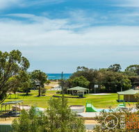 Lancelin Home with Beach and Park Views - Sydney 4u