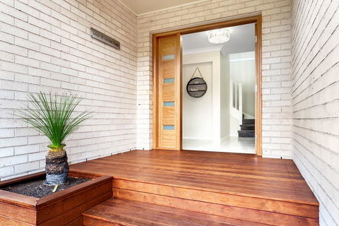 Laze @ Lemon Tree - Sydney 4u 0