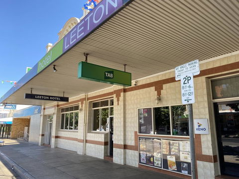 Leeton Hotel - Sydney 4u 0