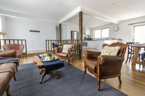 Leonards Hill Estate - Sydney 4u 1