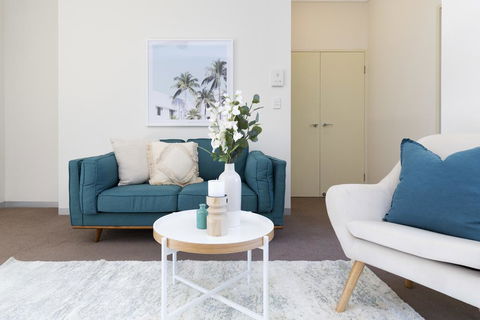 Light, Bright And Spacious Unit Close To Beaches - Accommodation Sydney 1