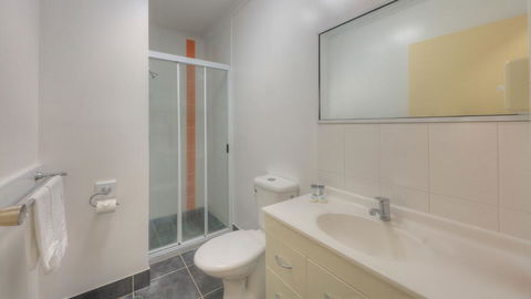 Lucinda Fishing Lodge - Sydney 4u 1