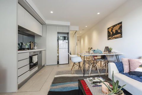 LUXURIOUS RIVERSIDE RESORT STYLE APARTMENTPOOLSPAGYMROOFTOP WITH CITY VIEWS - Sydney 4u 3