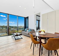 Luxury and Right next to the Central station  Shopping Center - Sydney 4u