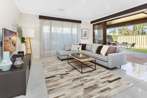 Luxury Brand New Home - Sydney 4u 1