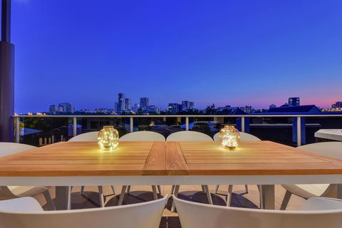 Luxury Darwin City Lights Jacuzzi Central Location Large House New Furnishings - Accommodation Sydney 1