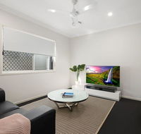 Luxury Home close to Sleemans QE2 Hospital  Griffith Uni - Sydney 4u