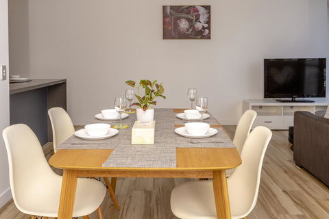 Luxury Modern Apartment In Southport With Hotel Facilities - Sydney 4u 3