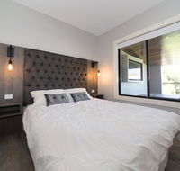 Luxury on Lewis - 6 Lewis Road - Sydney 4u