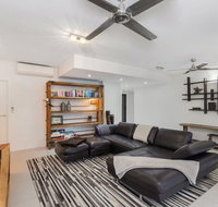 Luxury Pool Side Apartment in Beachfront Resort - Accommodation Sydney