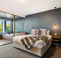 Luxury Spa Retreat with Ocean and Hinterland Views - Accommodation Sydney