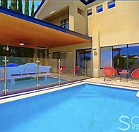 LUXURY VILLA W POOL  SPAS - Sydney Resort