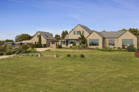 LUXURY WATERFRONT FAMILY HOME-TASMANIA (I)-L'Abode - Sydney 4u 3