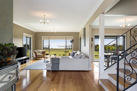 LUXURY WATERFRONT FAMILY HOME-TASMANIA (I)-L'Abode - Sydney 4u 0