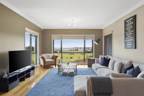 LUXURY WATERFRONT FAMILY HOME-TASMANIA (I)-L'Abode - Sydney 4u 1