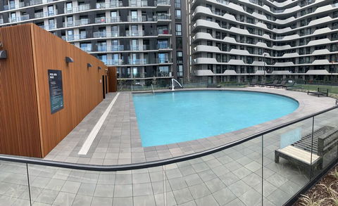 M-City 2 BR And 2 BA Apartment With Parking - Sydney 4u 1