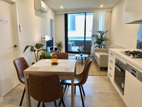 M-City 2 BR And 2 BA Apartment With Parking - Sydney 4u 0