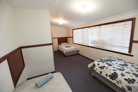 Macquarie Cottage - Sydney 4u 3