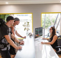 Mad Monkey Backpackers Village - Accommodation Sydney