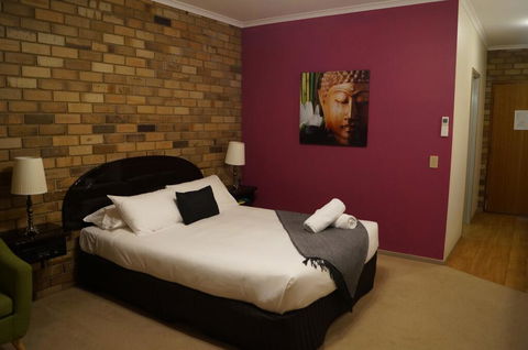 Magdala Motor Lodge & Lakeside Restaurant - Sydney 4u 2