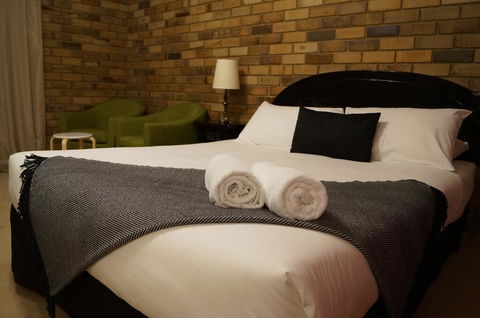 Magdala Motor Lodge & Lakeside Restaurant - Sydney 4u 0