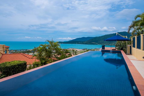 Magnificence At Airlie - Sydney 4u 1