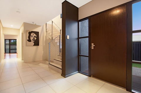 Marina Views Townhouse - Sydney 4u 3