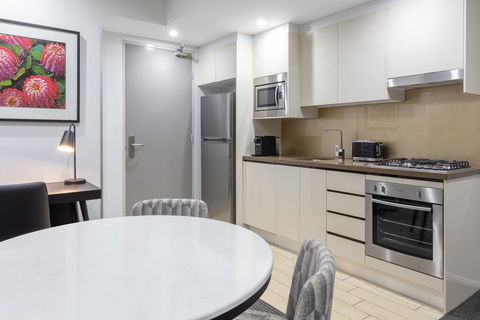 Meriton Suites North Ryde - Accommodation Sydney 1