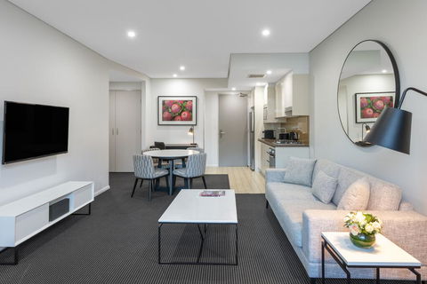 Meriton Suites North Ryde - Accommodation Sydney 2