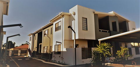 MERRIFIELD Foothill Suites - RELAXING LIFETYLE CHOICE - Sydney 4u 3