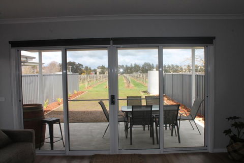 Milawa Vineyard Views - Guesthouse 2 - Sydney 4u 2