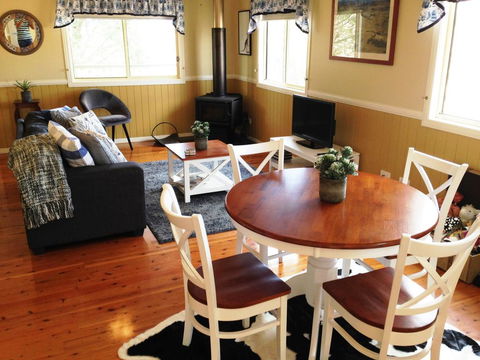 Milford Country Cottages - Sydney 4u 2