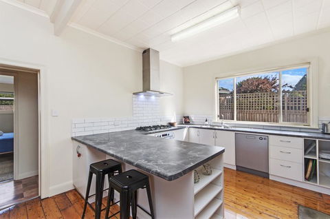 Miller's Cottage - Sydney 4u 1