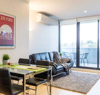 Modern 1 Bedroom Apartment In Tranquil Parklands - Accommodation Sydney