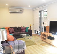 Modern 2 Bedroom Unit Close to CBD - Accommodation Sydney