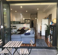 Modern house close to Sydneys vibrant Newtown area - Accommodation Sydney
