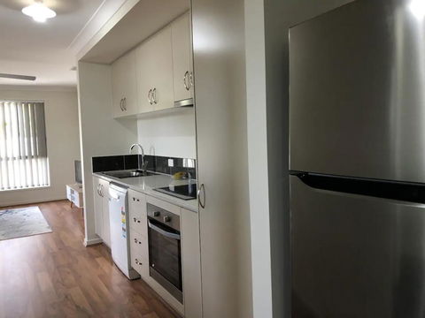 Modern Unit Near To Surfers Paradise - Sydney 4u 3