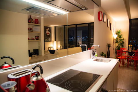 Modern, Clean, Luxury At The Right Price..... - Sydney 4u 1