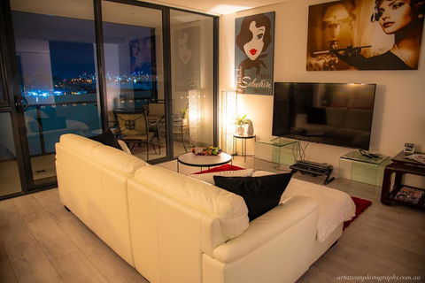 Modern, Clean, Luxury At The Right Price..... - Sydney 4u 2