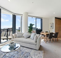 Modern Ultra clean in the Heart of convenience - Accommodation Sydney
