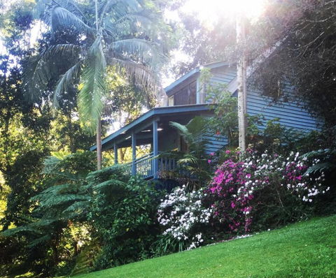 Montville Country Cabins - Sydney 4u 1