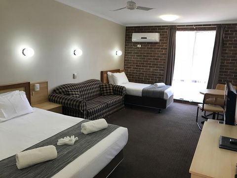 Moonraker Motor Inn - Sydney 4u 3