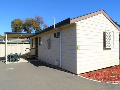 Moonta Bay Cabins - Sydney 4u 1